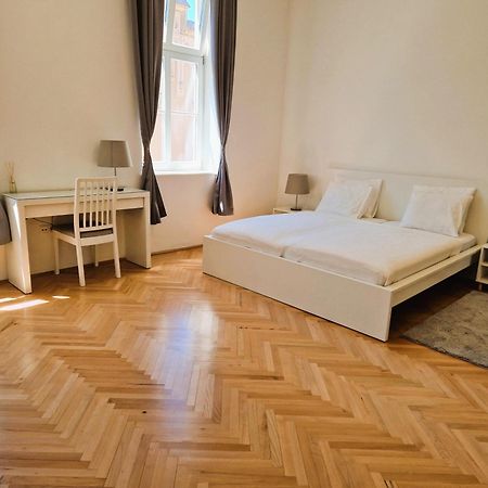בודפשט Halasz 2-Bedroom Apartment Near Castle, Free Public Parking Nearby מראה חיצוני תמונה