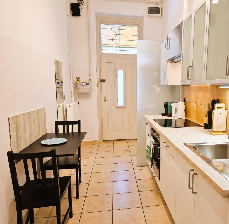 בודפשט Halasz 2-Bedroom Apartment Near Castle, Free Public Parking Nearby מראה חיצוני תמונה